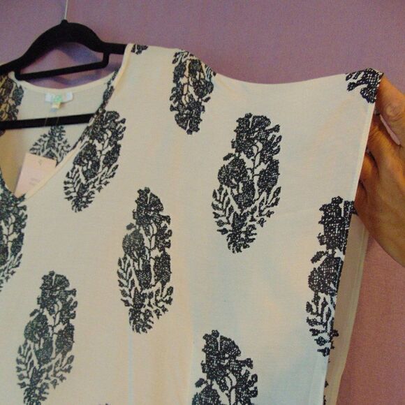NWT JADE Ivory & Black V Neck Flowy Lightweight Open Arm Floral Tunic Size S/M - Picture 5 of 10